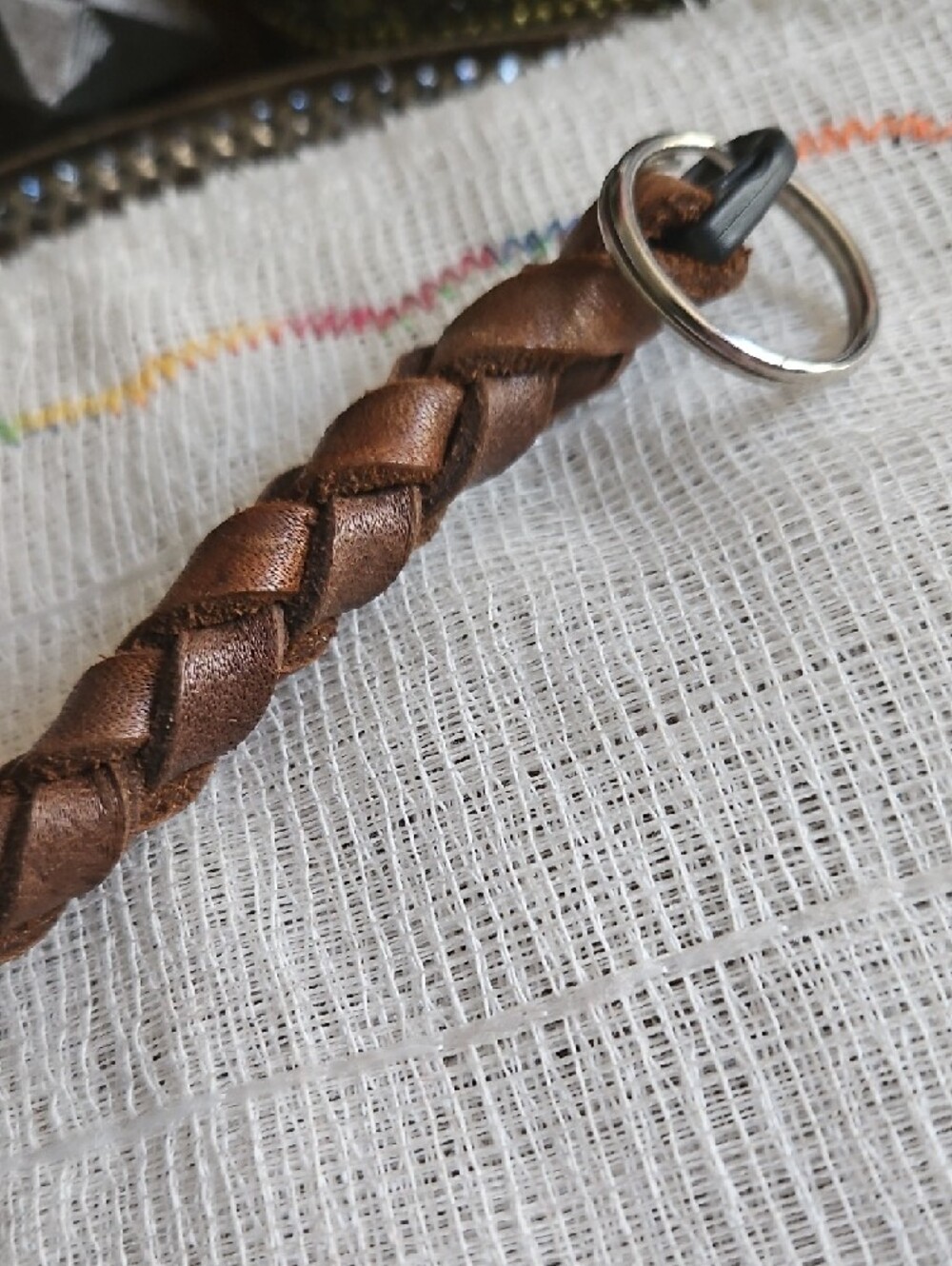 Hand Crafted Braided Genuine Leather Brown Keychain New GIFTED - Picture 5 of 8